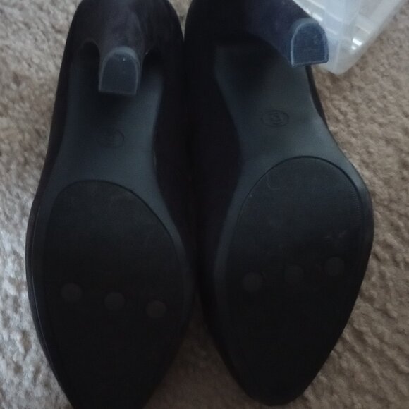 Miscellaneous items - Picture 3 of 9